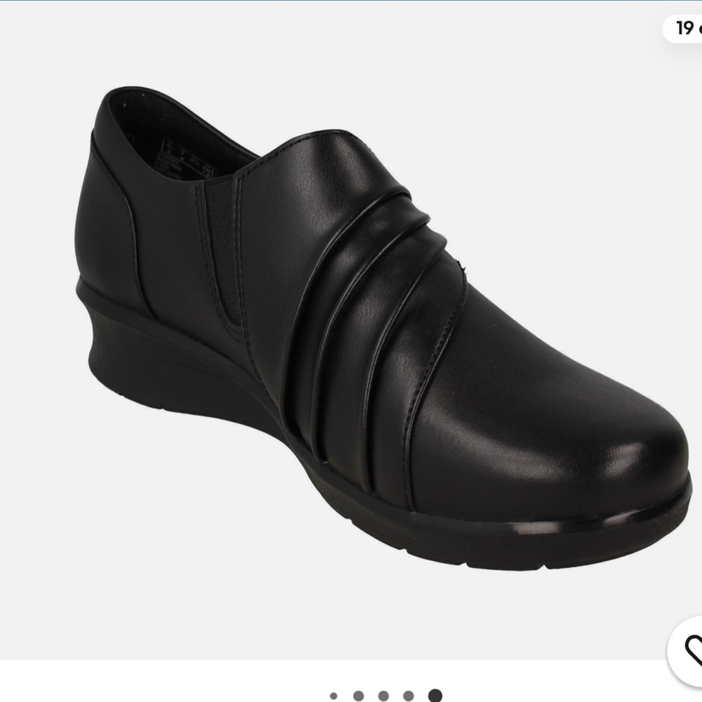 NWOB- women’s collection by Clark’s. Size 7 wide